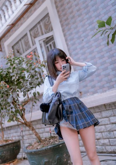 国产AV国产精品白丝JK制服-迅雷在线手机播放